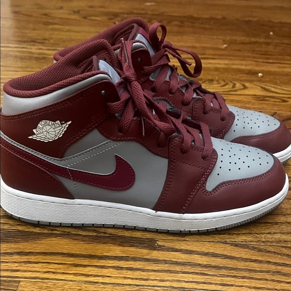 Nike Air Jordan youth Burgundy and Gray sneakers - Picture 4 of 7